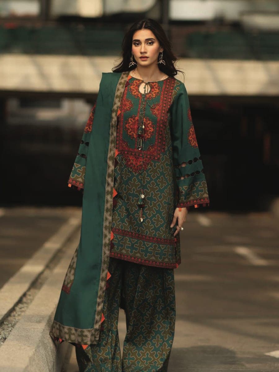 Pakistani Three Piece 30 — front view