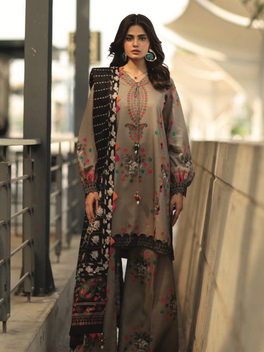 Pakistani Three Piece 31 — front view