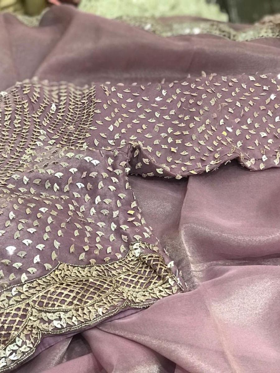 Indian Saree 10 — fabric view